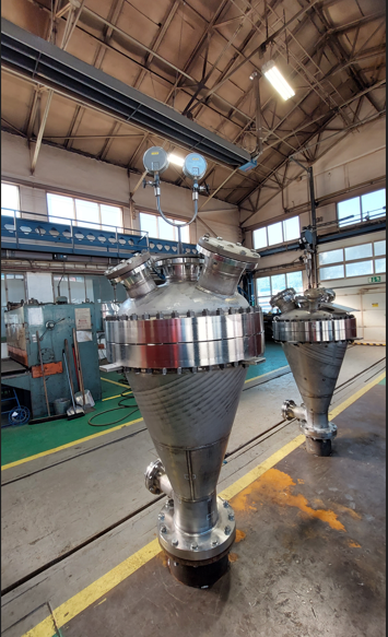 Vessel with a stirrer